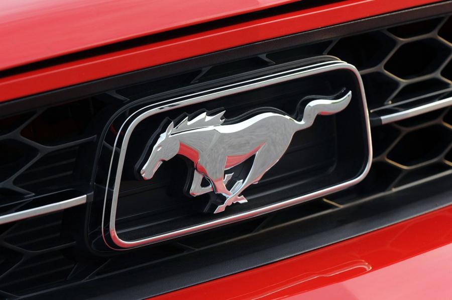  Ford Mustang V6 2011 года  (фото 59 из 93)